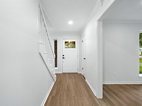 5th image of 2114 Shadow Rock Dr