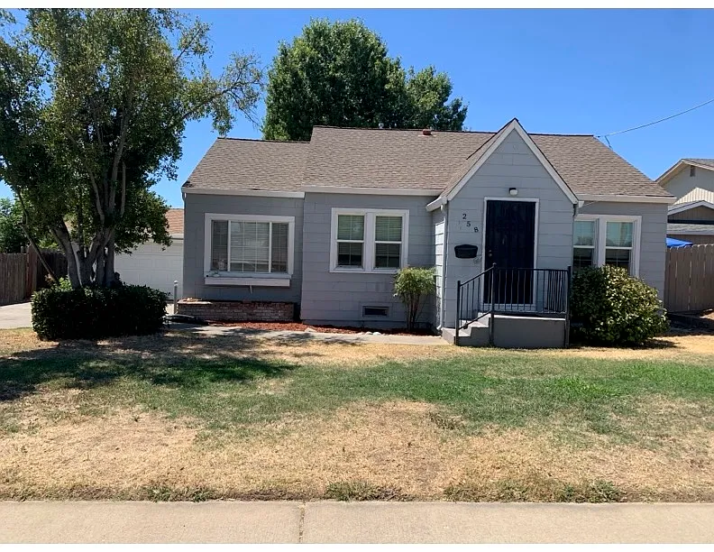258 McFarland St photo 1