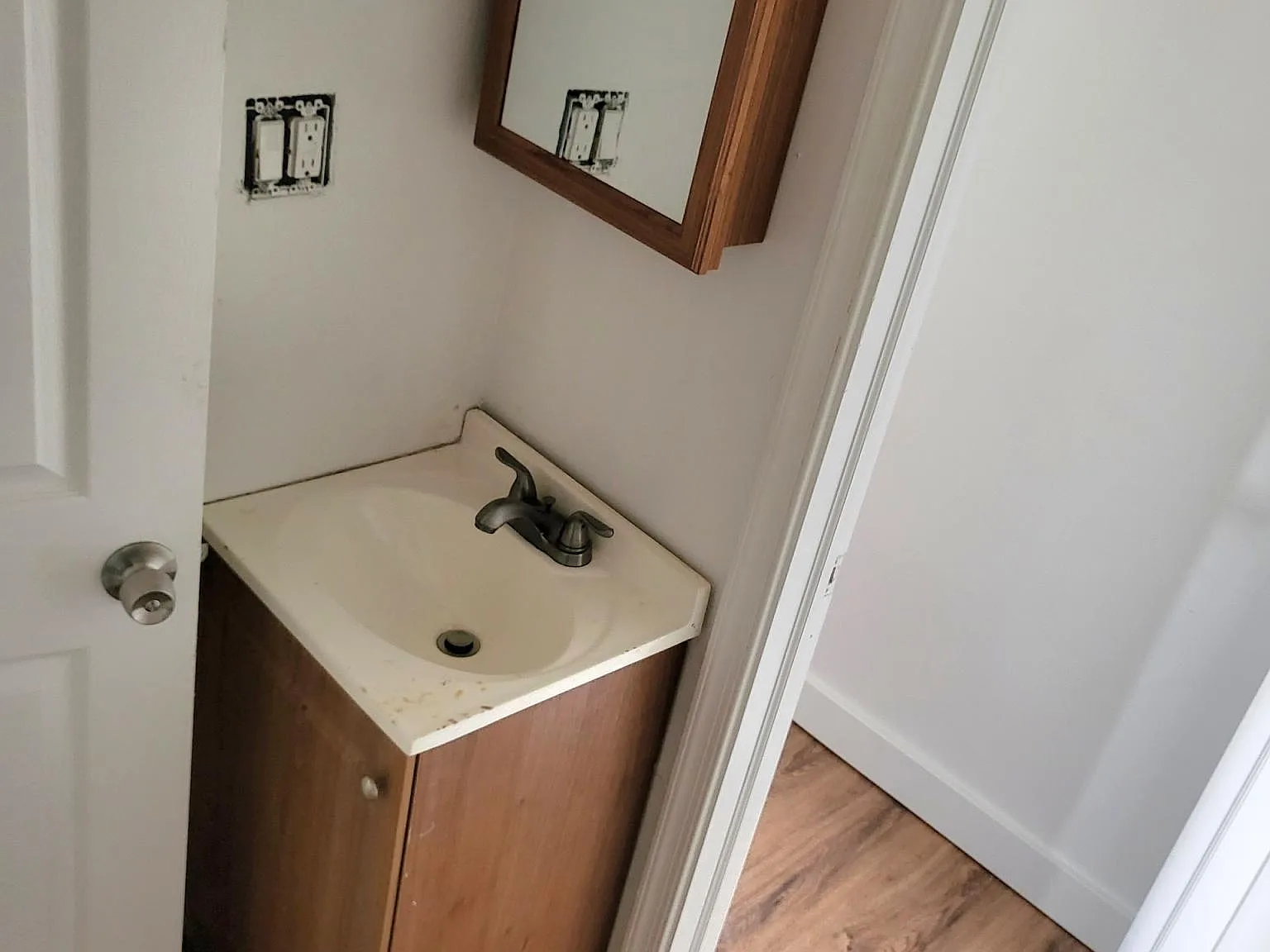 1 bed, 1.5 bath, 1100 sqft, $1,025 — Photo 4