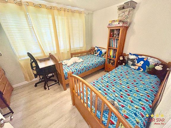 5th image of 231 London Dr