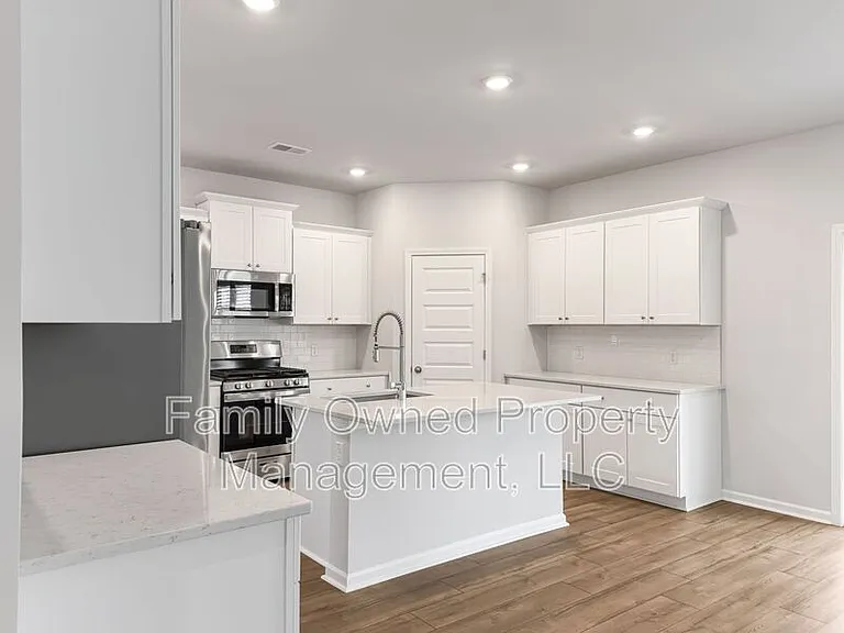 2048 Longhorn Ln — Photo 23