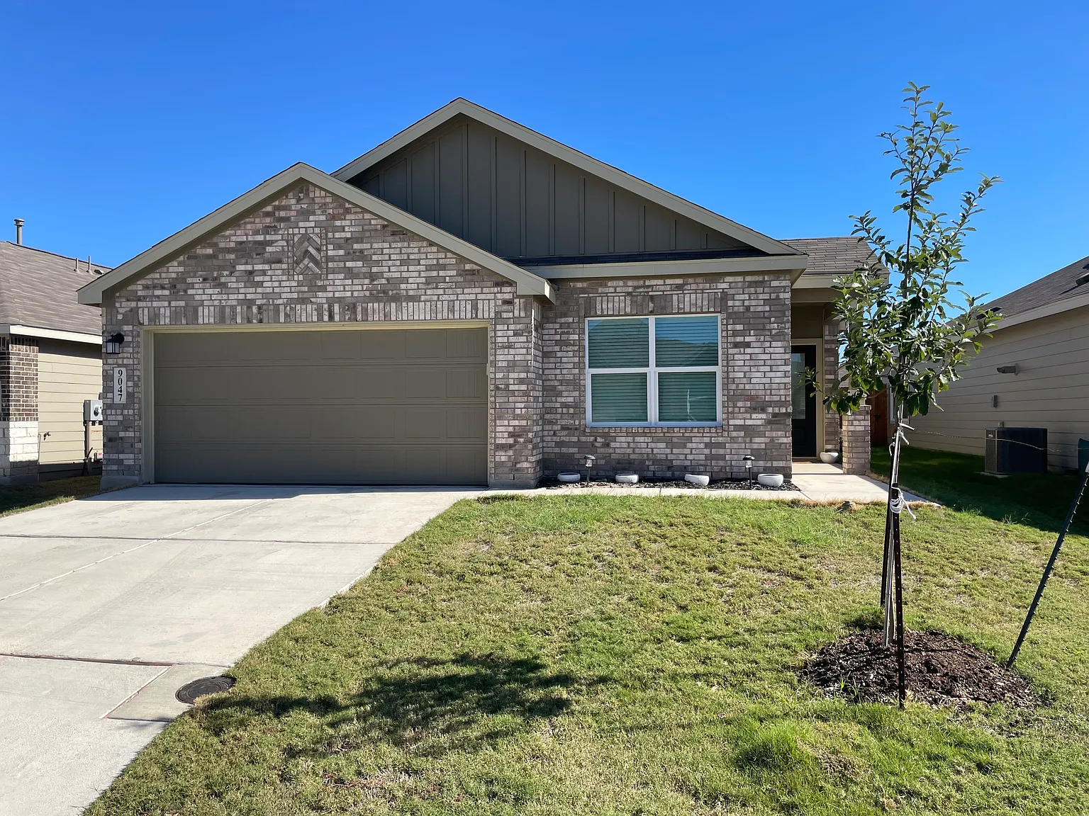 4 bed, 1699 sqft, $1,895 — Photo 2