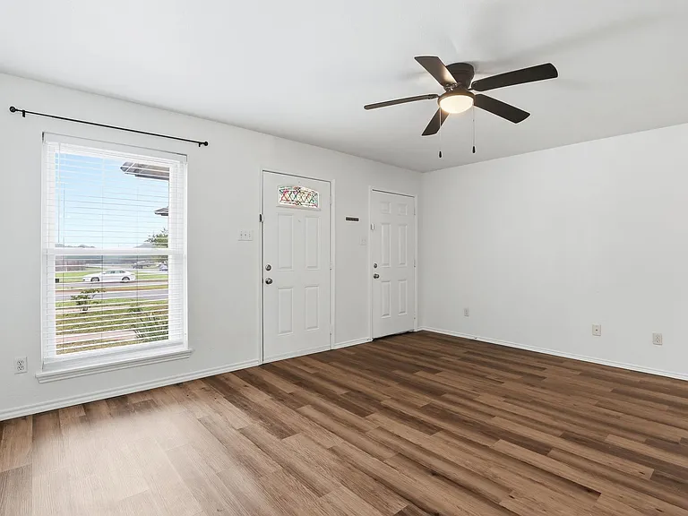 1502 Sharron Ct — Photo 50