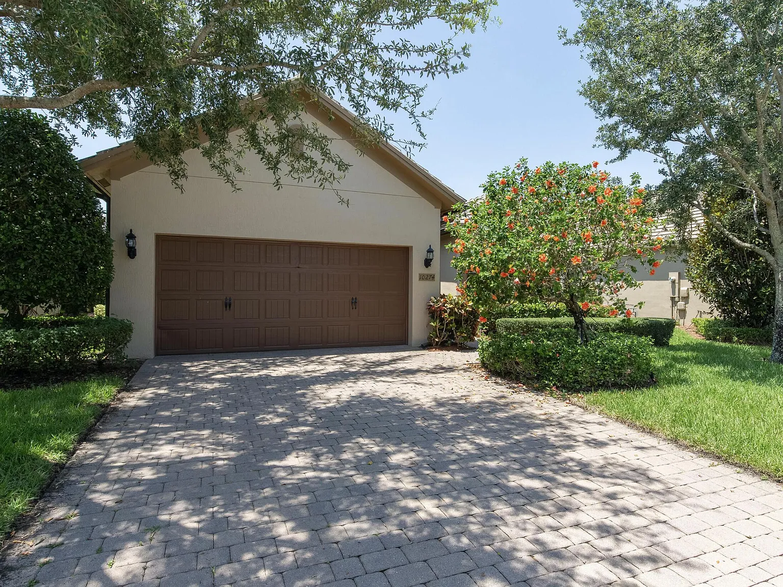 4 bed, 2.0 bath, 2459 sqft, $6,500 — Photo 2