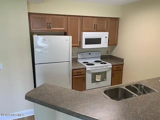 1 bed, 2.0 bath, $1,350 — Photo 4