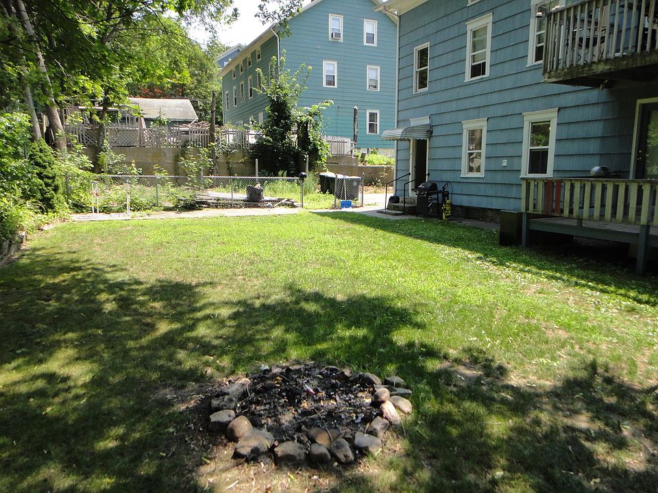 1st image of 4 Hill St #1