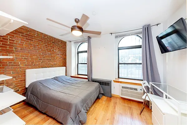 Rented by Douglas Elliman | media 8