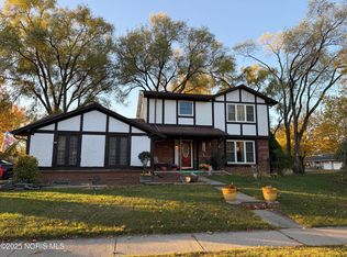 504 Fairfield Park Dr, Maumee, OH 43537
