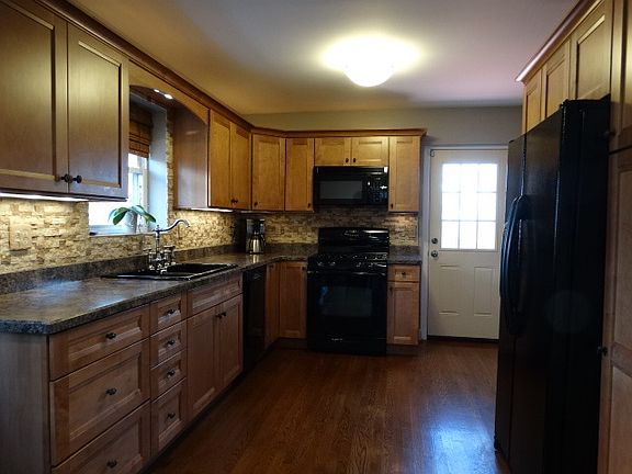 5th image of 612 Saint Joseph Ln