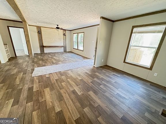 4th image of 219 Maddron Rd