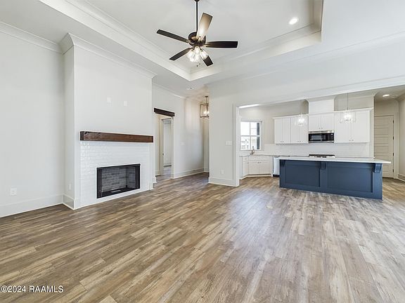 5th image of 304 Manor House Ln