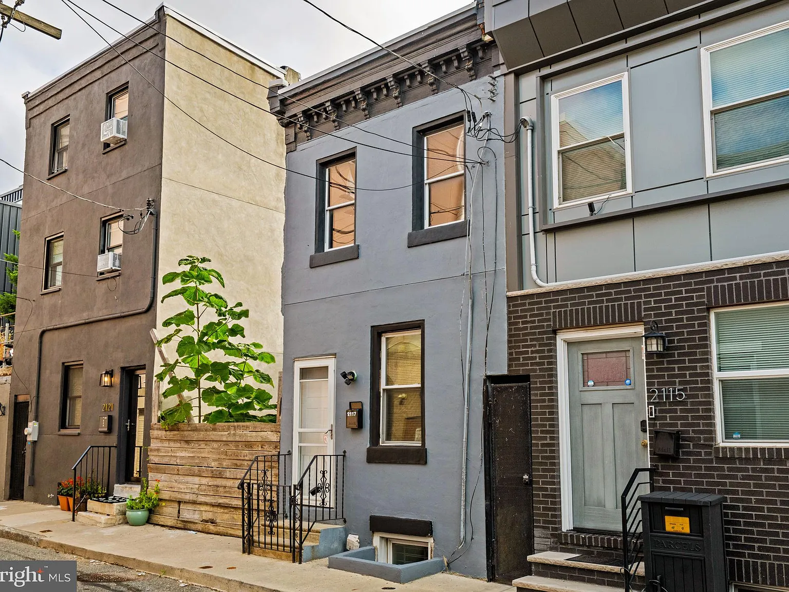 2 bed, 1.0 bath, 768 sqft, $1,600 — Photo 1
