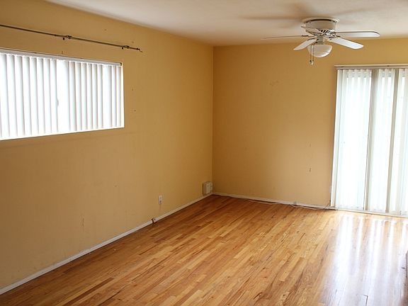 3rd image of 2847 Ladoga Ave