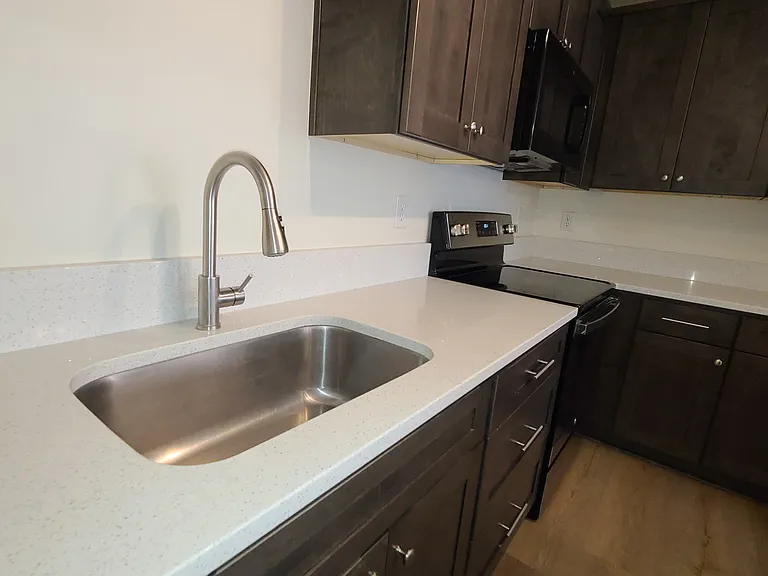 1787 Pine St #1 — Photo 4