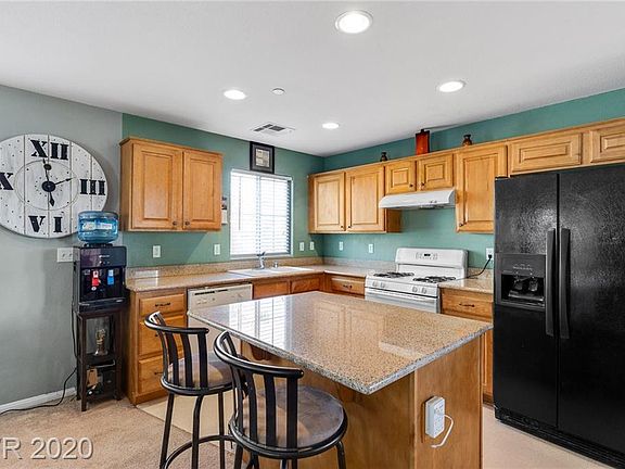 5th image of 8933 Jamie Lee Ave