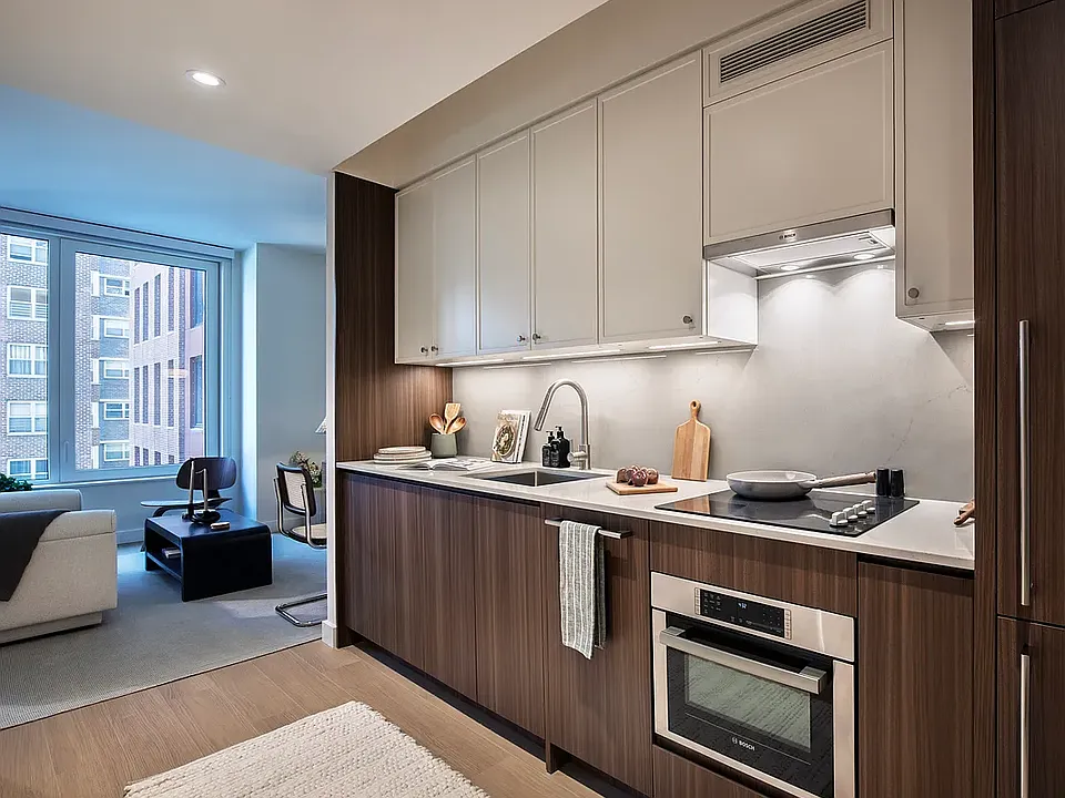 335 8th Ave #429