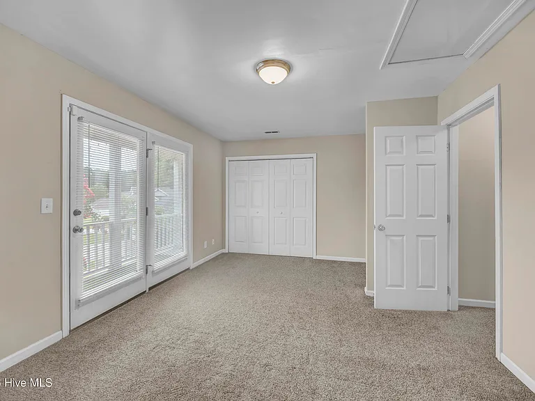 3234 Belmont Cir — Photo 21