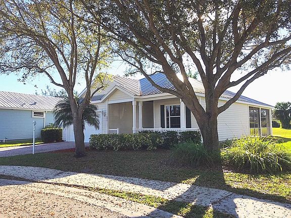 2nd image of 445 NE Little Mullet Ct