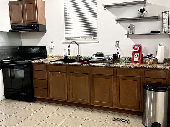 4th image of 521 Glenrose Ave