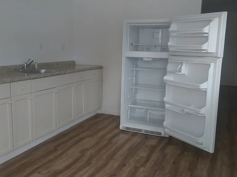 307 N Franklin St — Photo 8