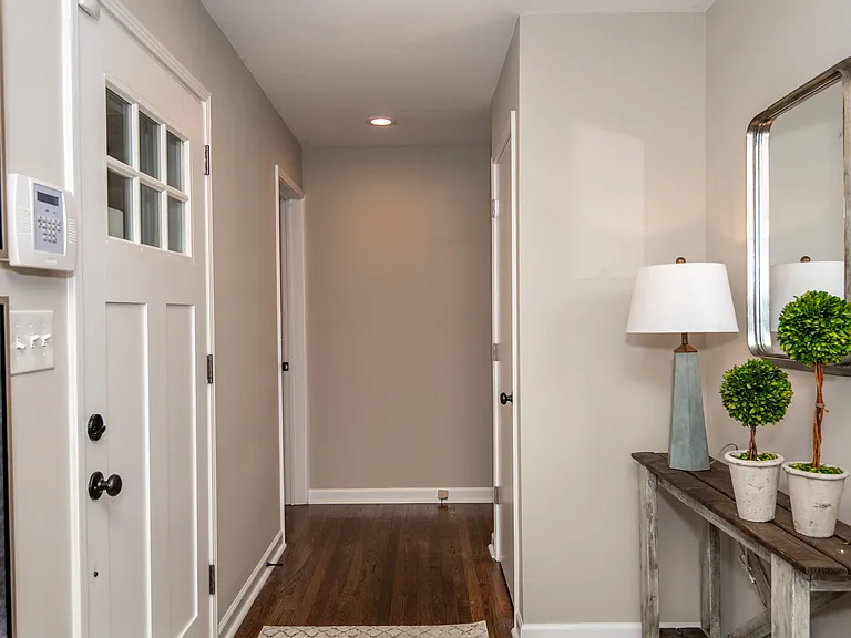 7809 Greenbriar Ln — Photo 5