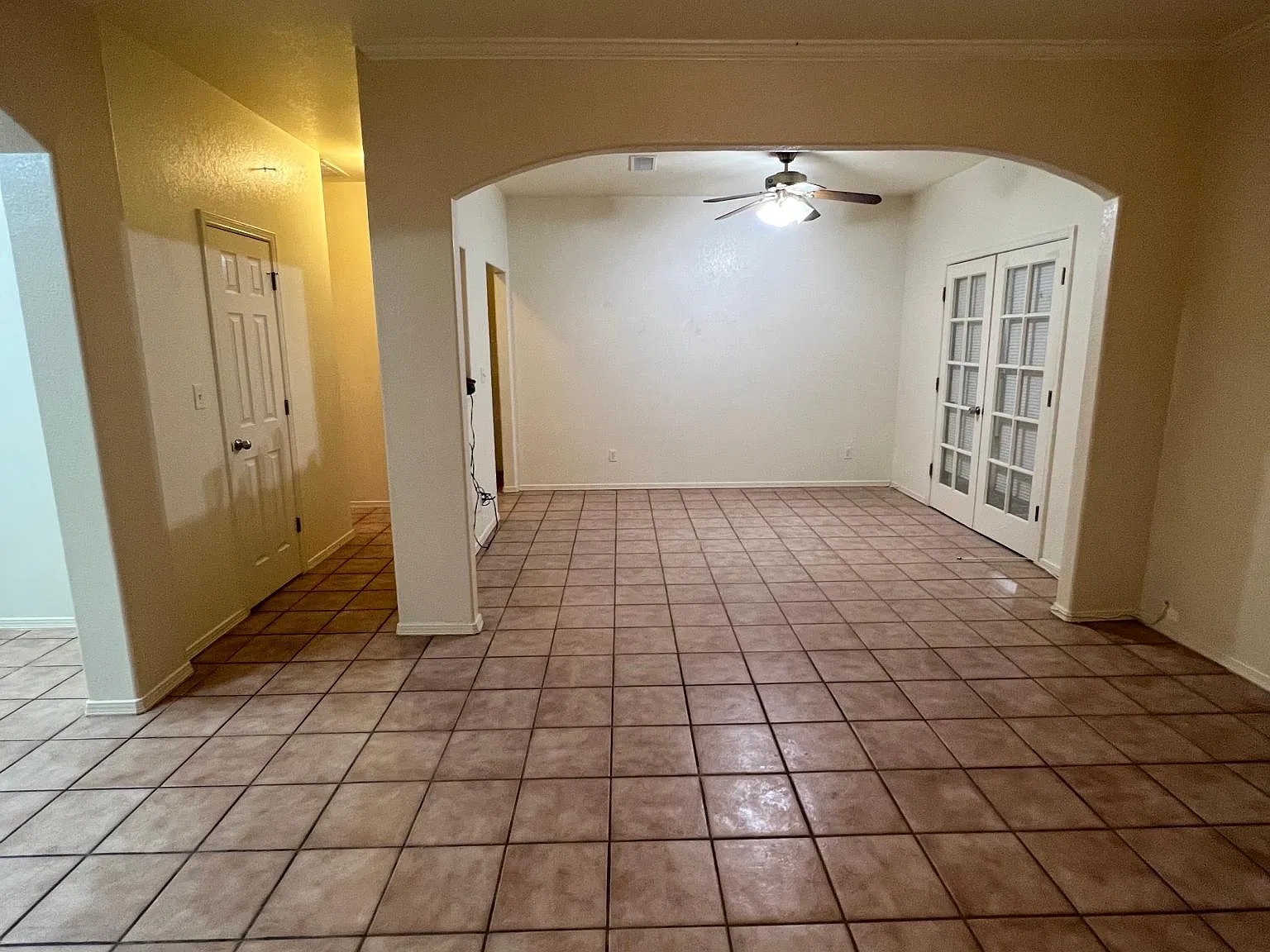12116 Hunter Hill Way — Photo 3