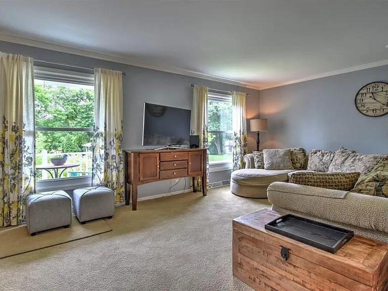 575 S Hillcrest Dr — Photo 11