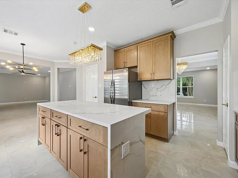 1306 Hunter Wood Dr — Photo 9