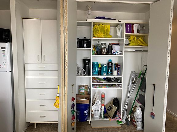 5th image of 4343 N Clarendon Ave APT 1510