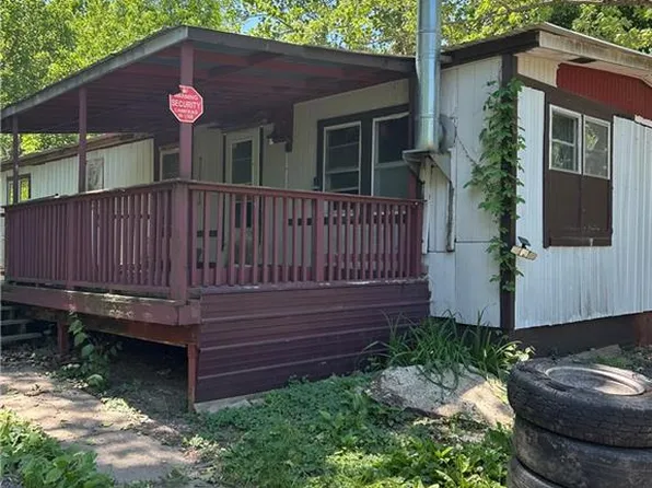 9404 Stillhouse Rd, Liberty, MO 64068