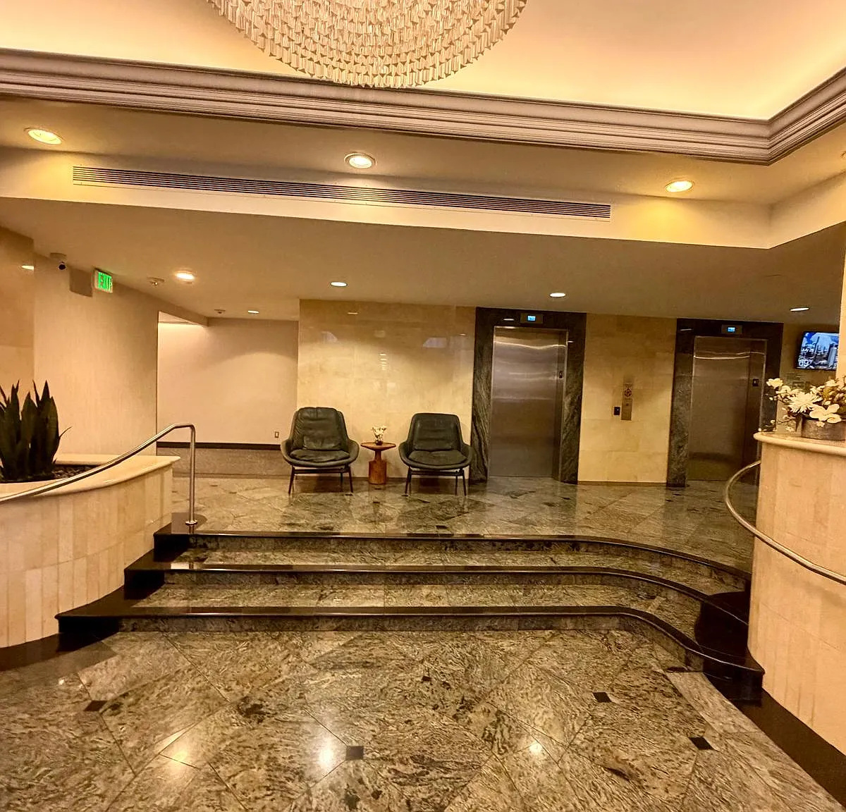 2 bed, 1080 sqft, $5,500 — Photo 2