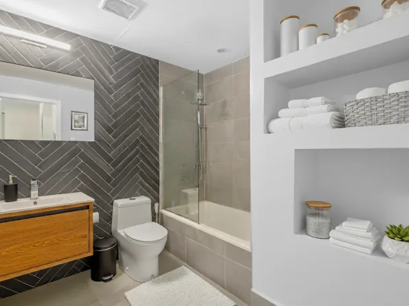 490 Vanburen Street image 8 of 12