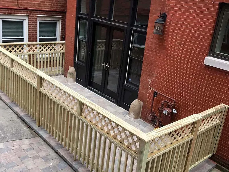 441 W Surf St #CH — Photo 2