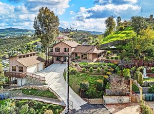 12886 Castle Court Dr, Lakeside, CA 92040