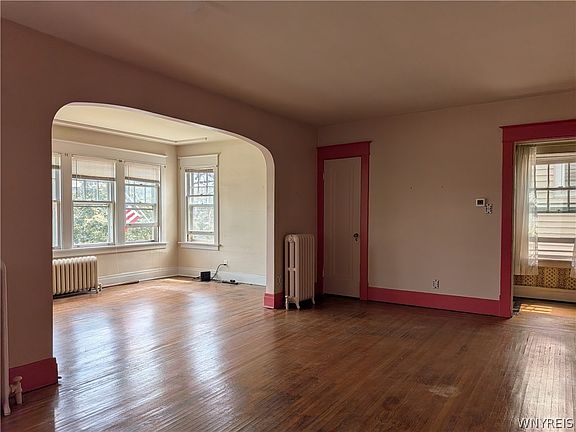 3rd image of 148 Colvin Ave