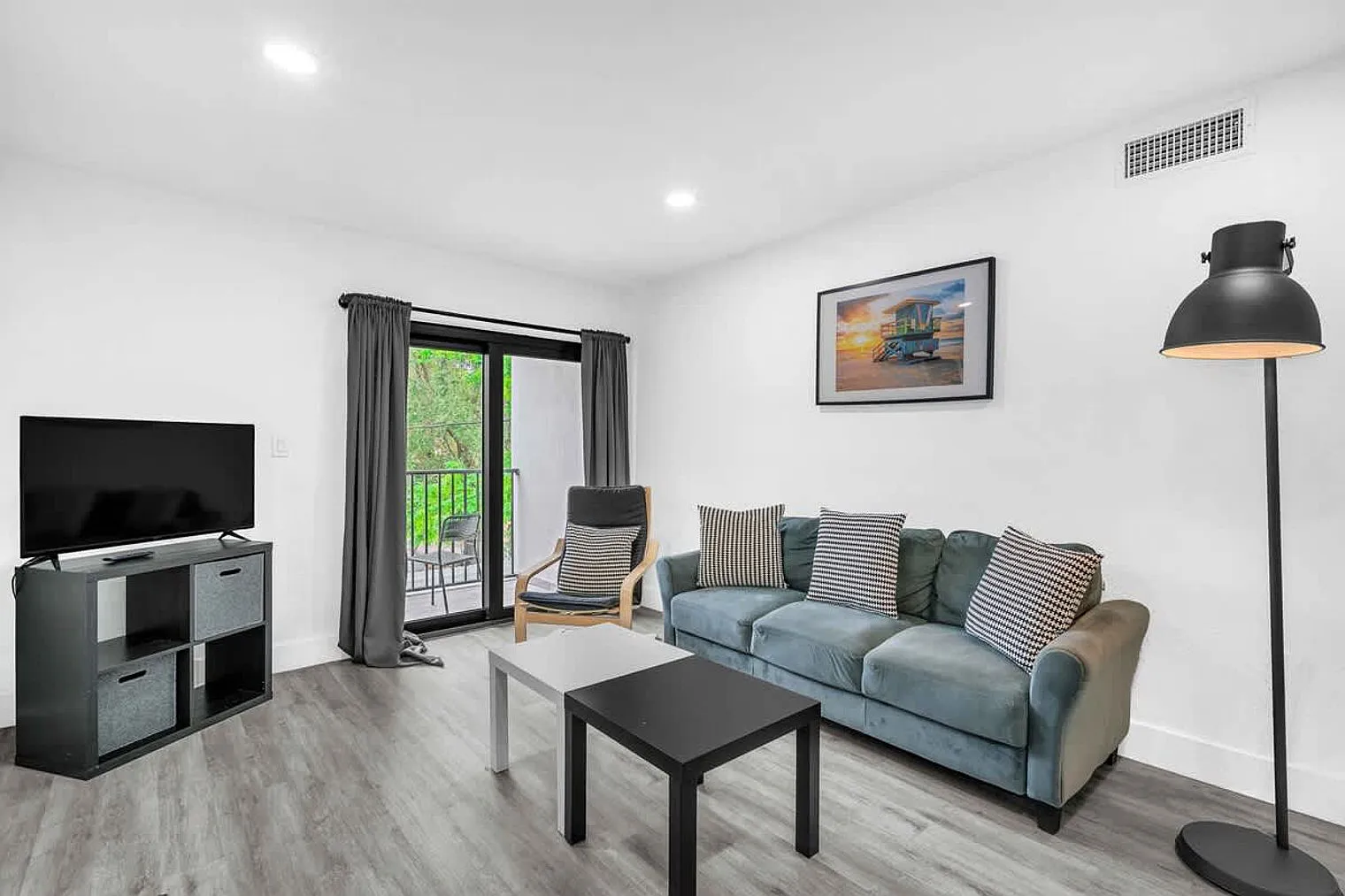 2 bed, 1.0 bath, 796 sqft, $3,177 — Photo 1