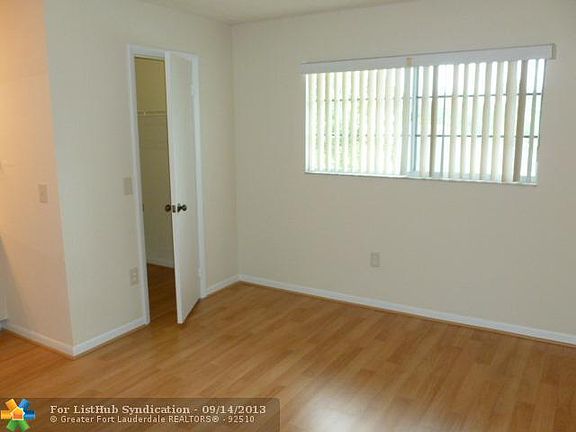 3rd image of 441 SE 10th St #204D