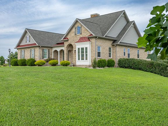 4th image of 191 Morgeson Ln