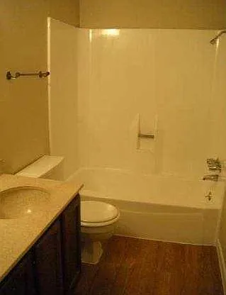 1000 W 26th St #214 — Photo 5