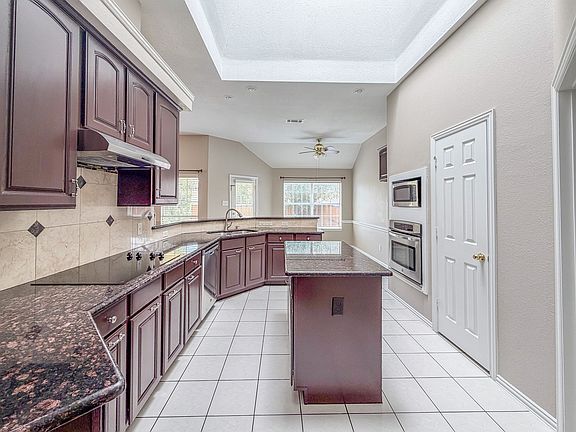 5th image of 9612 Cliffside Dr