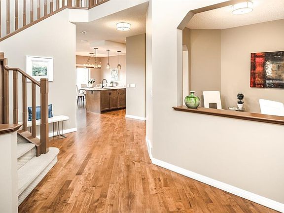 2nd image of 105 E Aspen Stone Rd SW