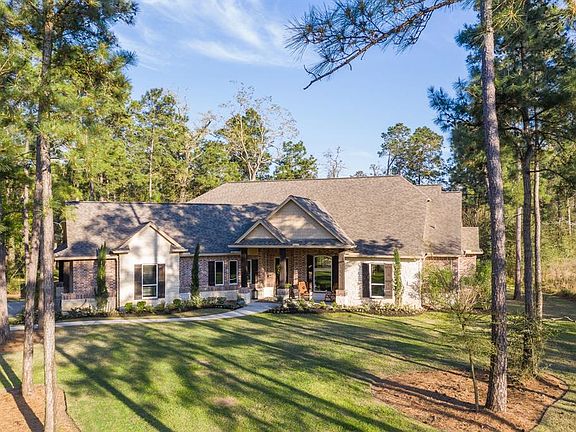 Located in desirable Magnolia ISD, the subdivision also offers a lot of amenities (see additional pictures).