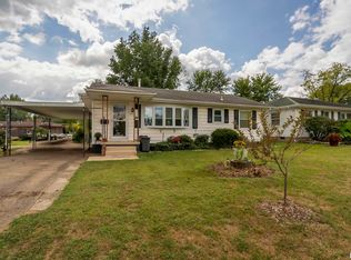 908 E Stotlar St, Herrin, IL 62948