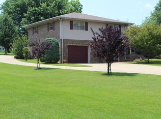 570 Powell Ln, Benton, KY 42025