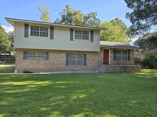 58725 Delacroix Ave, Plaquemine, LA 70764