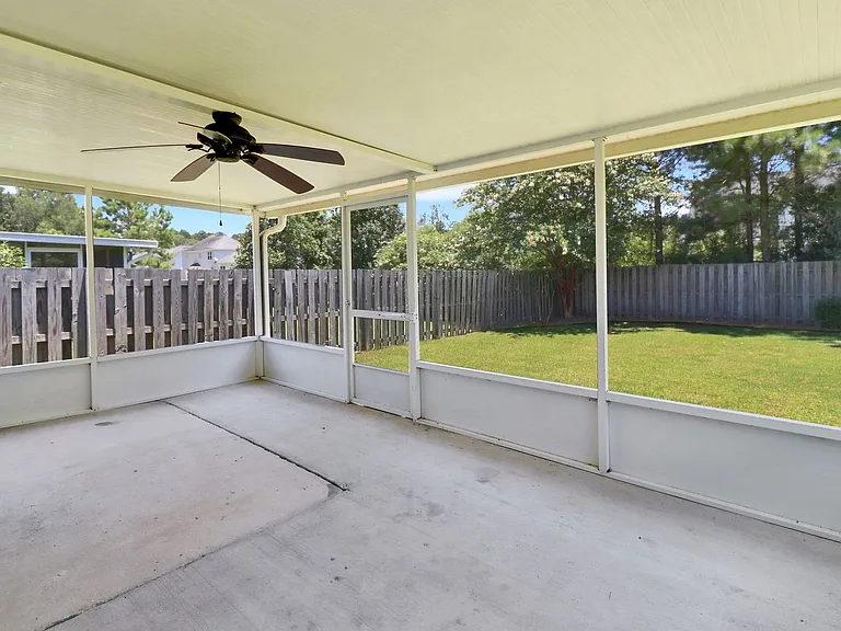 836 Laurel Hill Cir — Photo 26