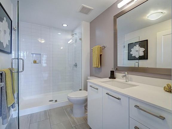 5th image of 125 NE 32nd St APT 707