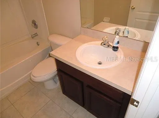 3 bed, 2.5 bath, 1366 sqft, $2,300 — Photo 2