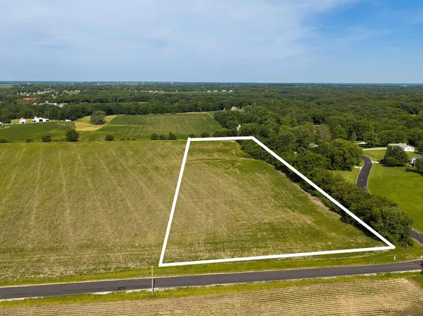 621 N Greengold Rd, Hanna City, IL 61536