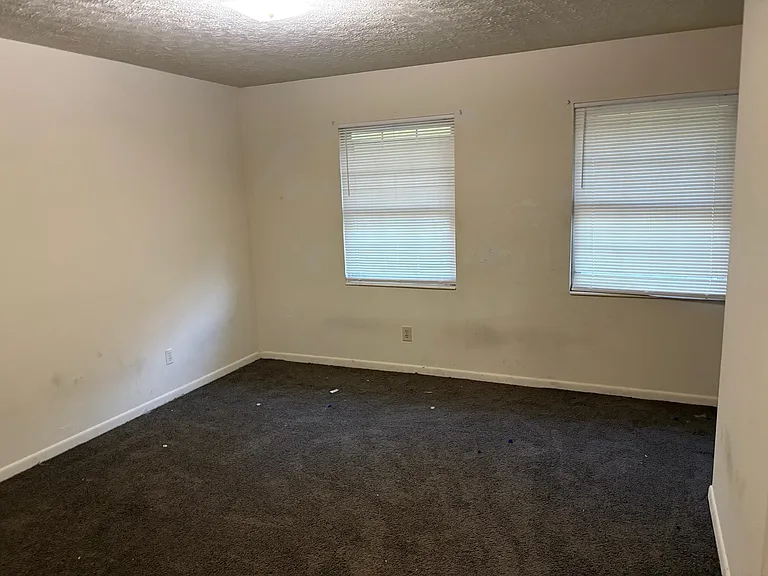 1742 Hartsfield Rd #B — Photo 4